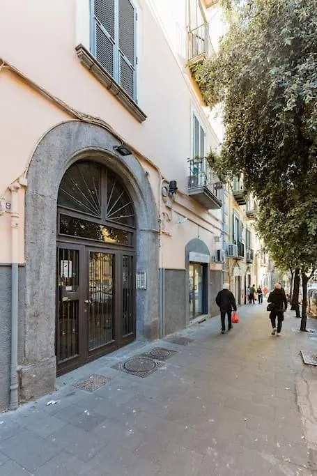 Modern 1Br Apt Near National Museum - Sleeps 3 Naples