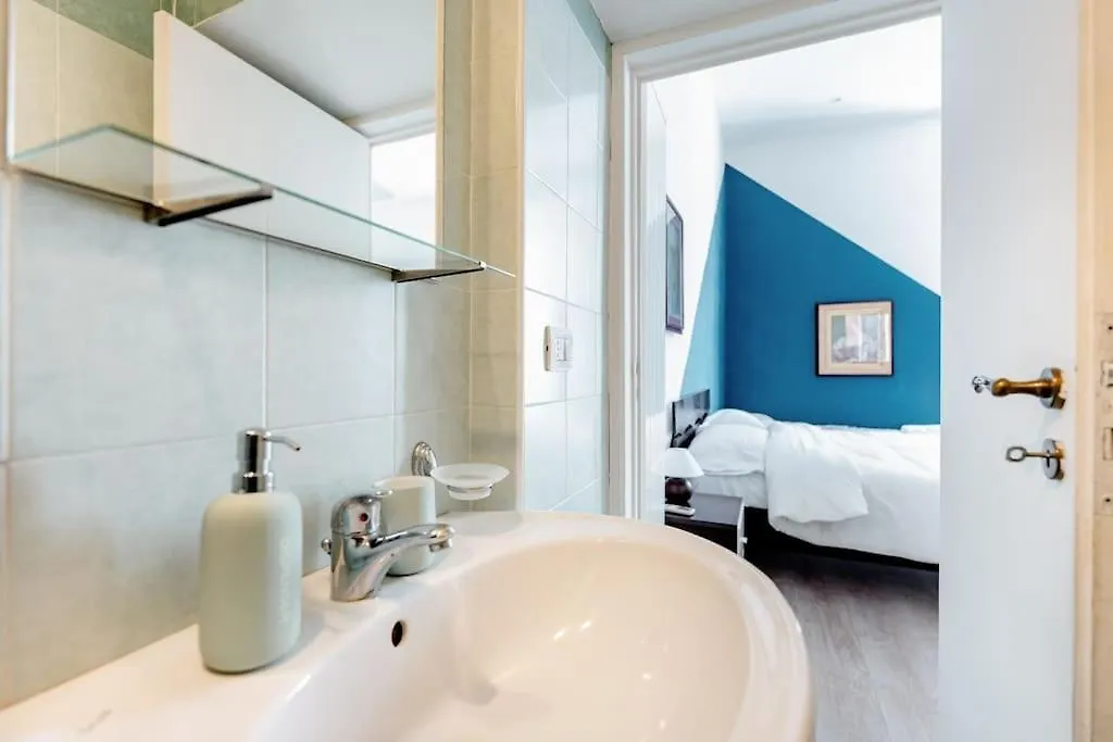 Modern 1Br Apt Near National Museum - Sleeps 3 Naples